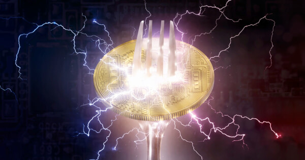 BCH Breaks Above $500 Support as Bitcoin Selloff Creates Divergence Opportunity